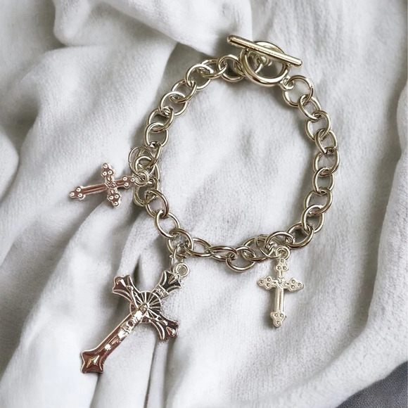 “Cross my Heart” charm bracelet - Picture 1 of 2